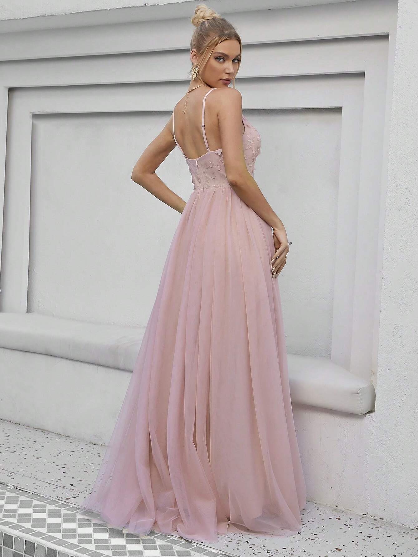 Floral Appliques Mesh Overlay Cami Wedding Dress Elegant Bridal Dress,Bride Spring