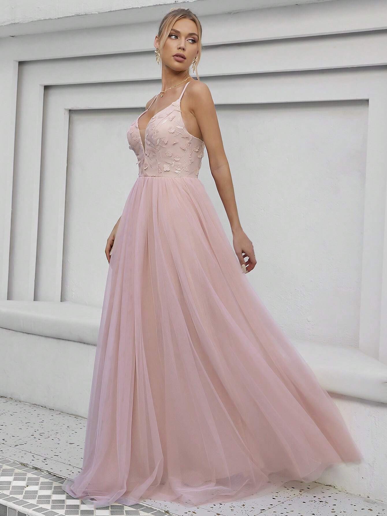 Floral Appliques Mesh Overlay Cami Wedding Dress Elegant Bridal Dress,Bride Spring