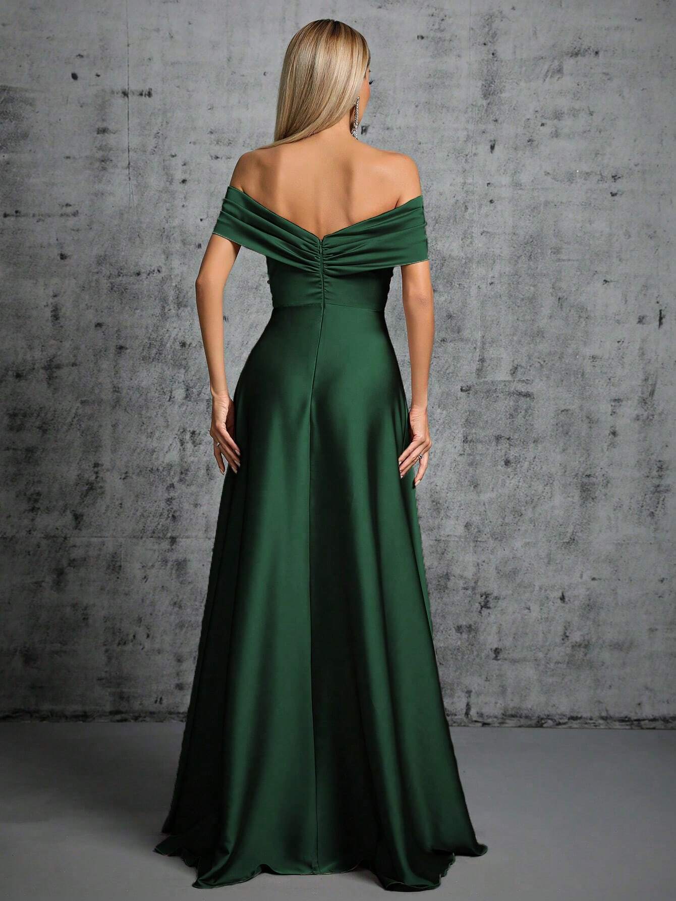 One-Shoulder Irregularly Folded Pleated Satin Long Dress With Wide Skirt Wedding