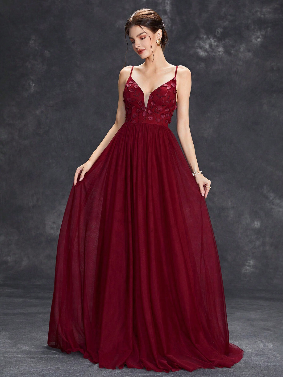 Floral Appliques Mesh Overlay Cami Wedding Dress Elegant Bridal Dress,Bride Spring