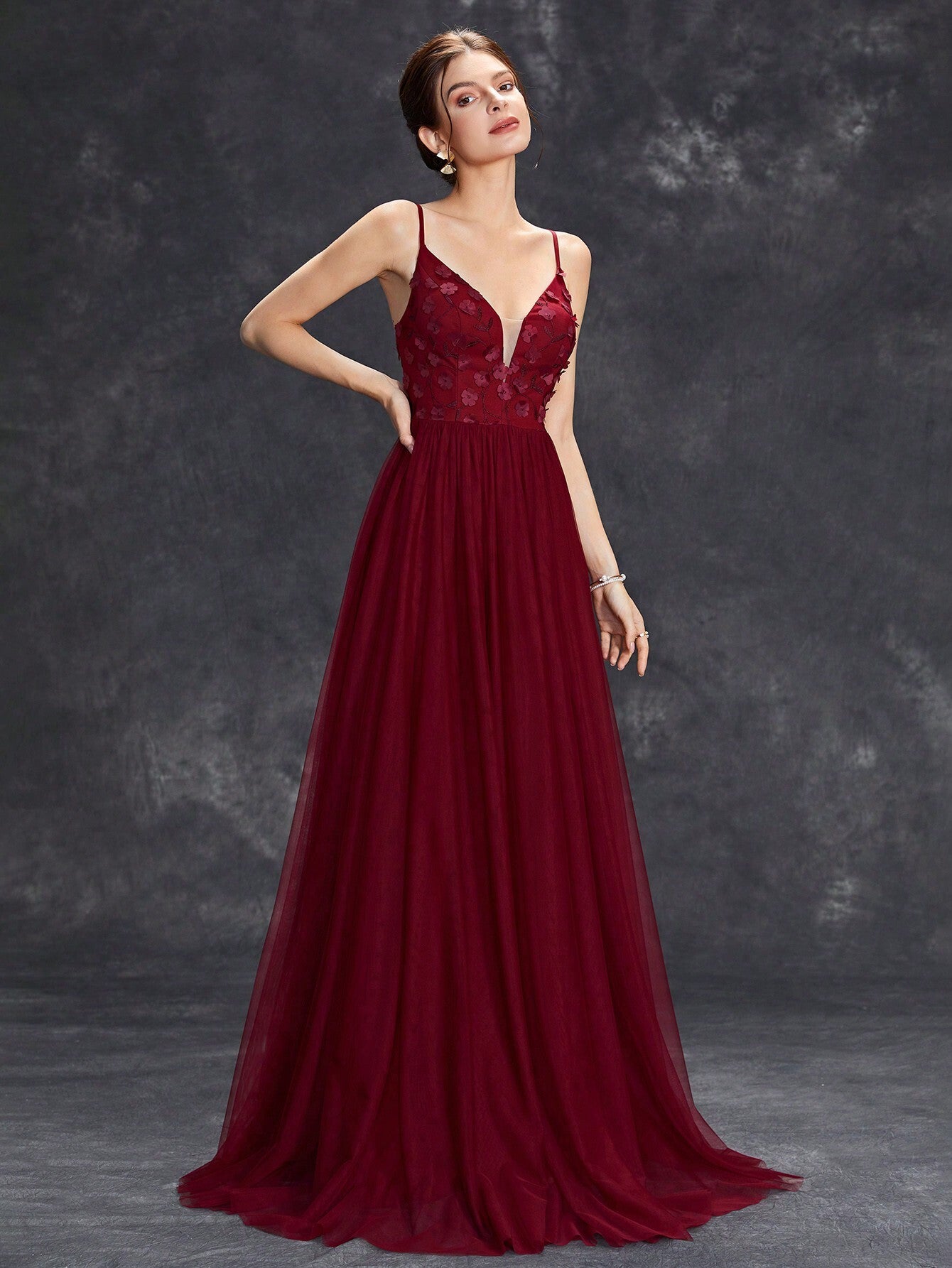 Floral Appliques Mesh Overlay Cami Wedding Dress Elegant Bridal Dress,Bride Spring