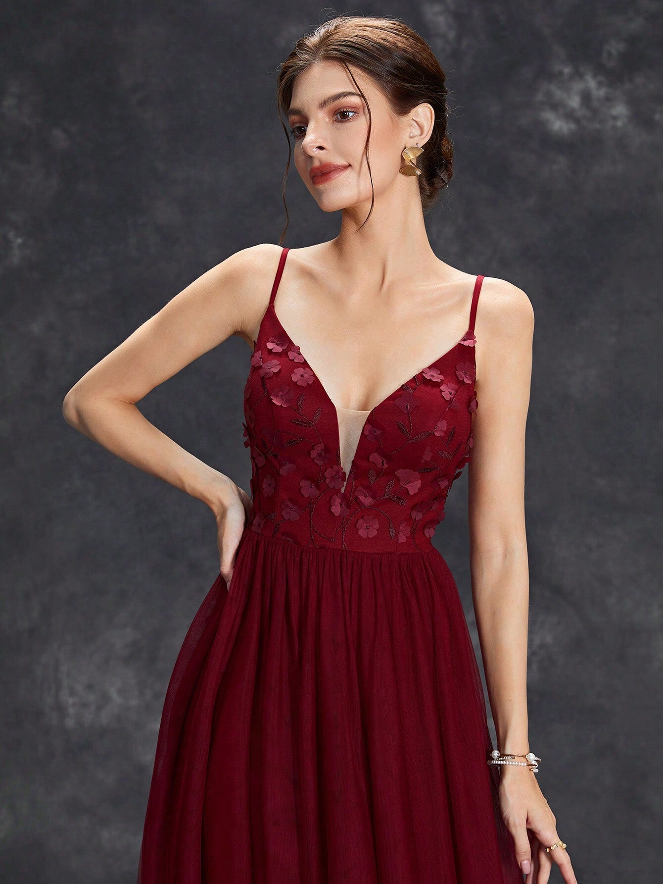 Floral Appliques Mesh Overlay Cami Wedding Dress Elegant Bridal Dress,Bride Spring