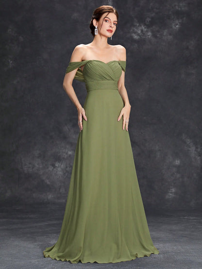 Sweetheart Style With Pleated Chest And Waist Parting, Wearing A Long Chiffon Dress