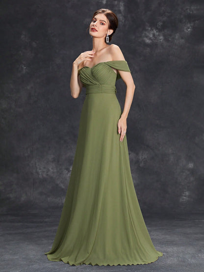 Sweetheart Style With Pleated Chest And Waist Parting, Wearing A Long Chiffon Dress