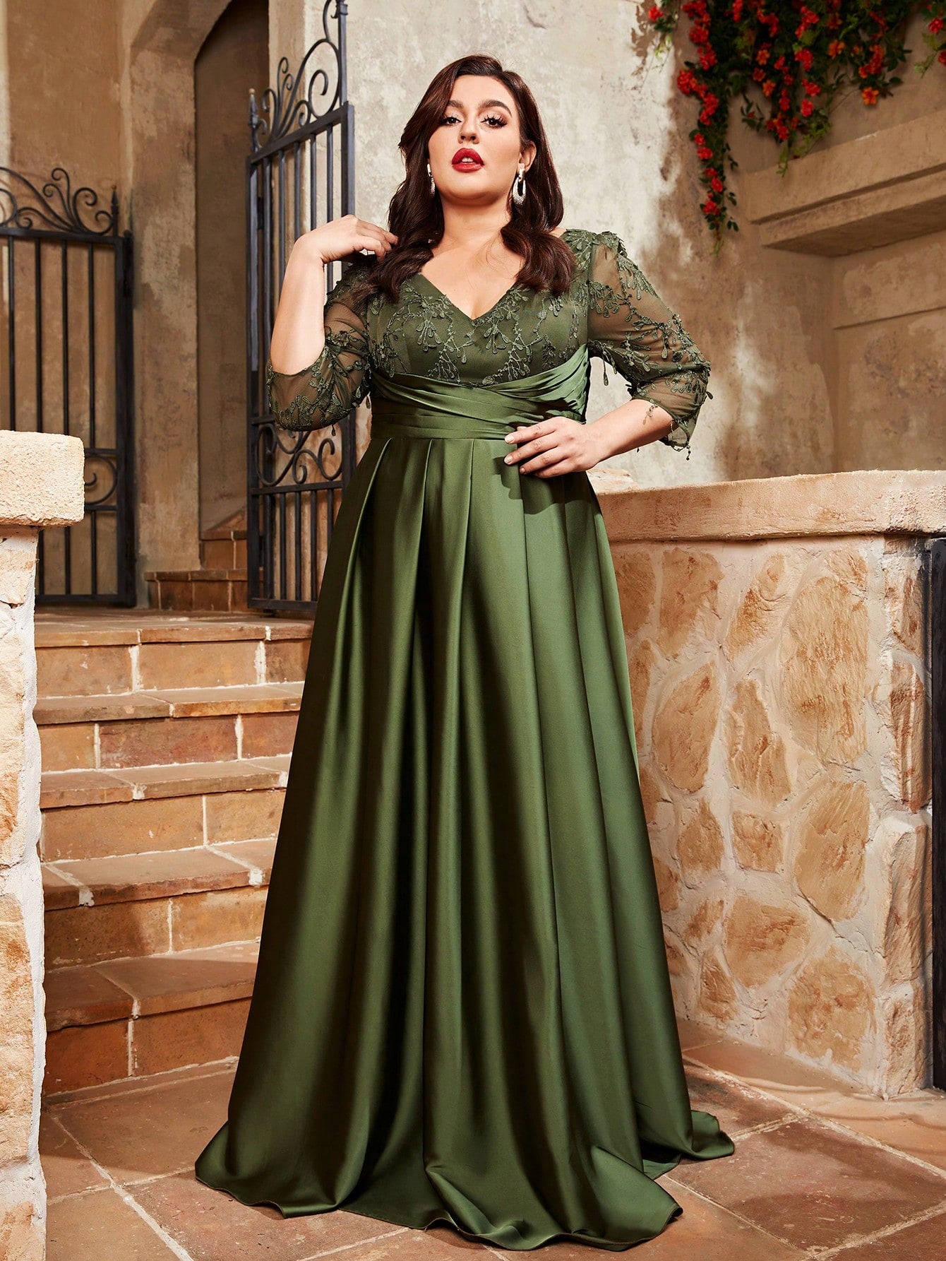 Plus Size Elegant V-Neck Floral Embroidered Patchwork Satin Handmade Pleated Bridesmaid Dress