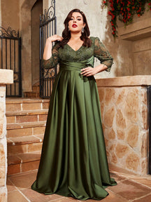 Plus Size Elegant V-Neck Floral Embroidered Patchwork Satin Handmade Pleated Bridesmaid Dress