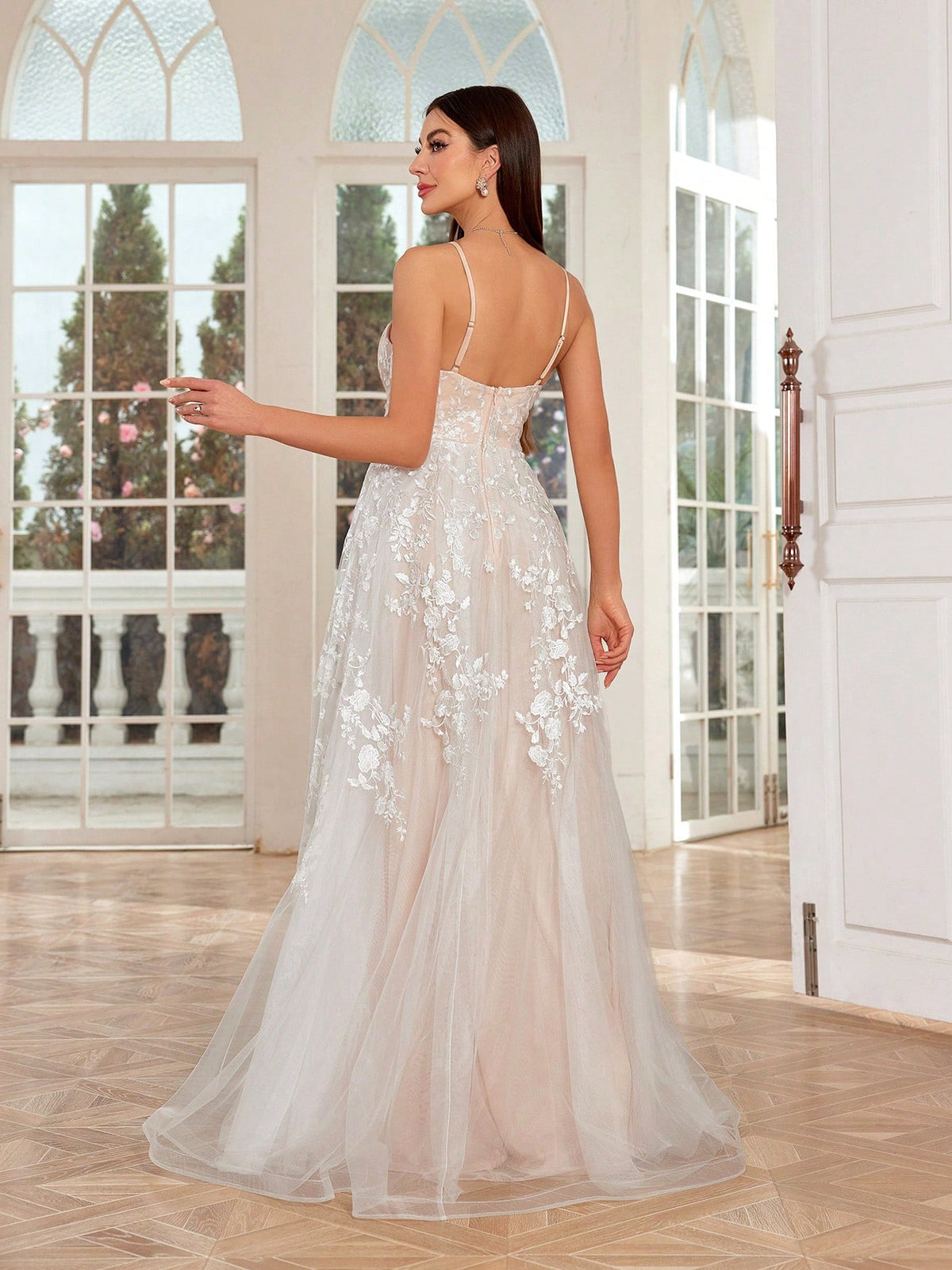 Women's White Elegant Floral Lace Spaghetti Strap V-Neck A-Line Tulle Maxi Dress Fall Wedding