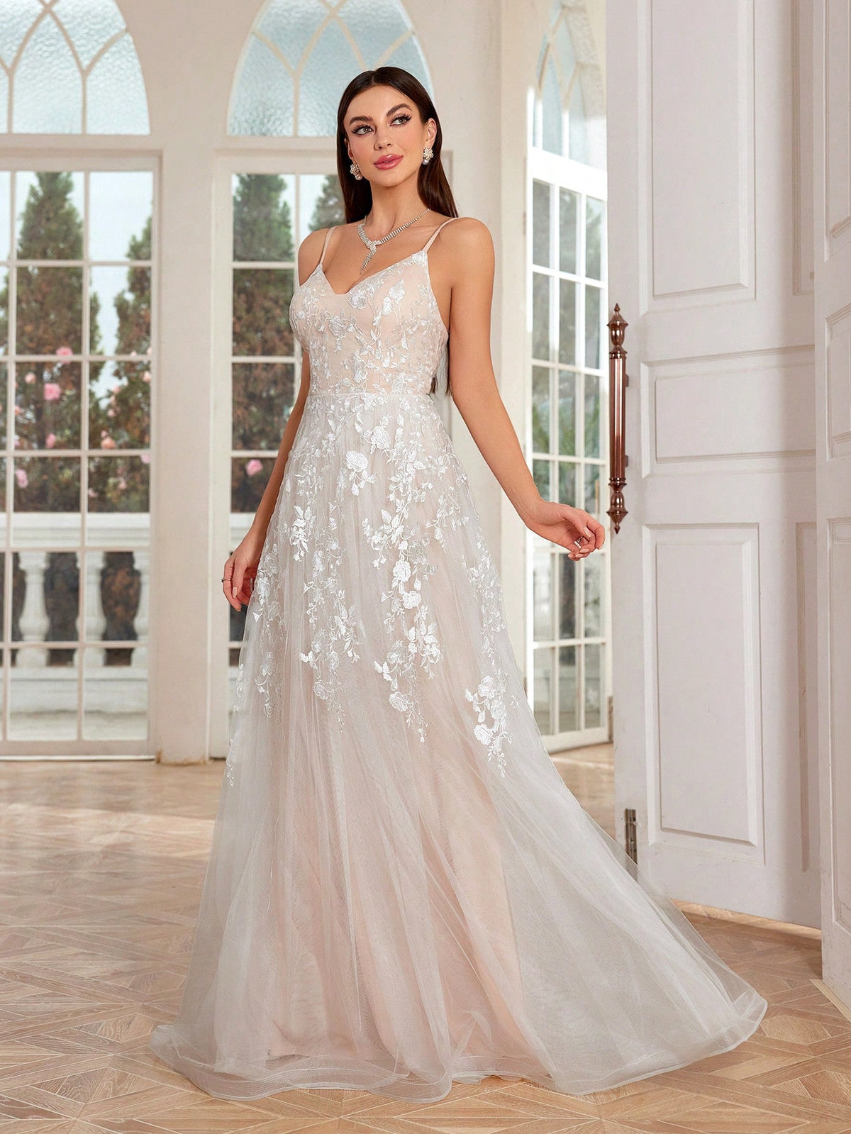 Women's White Elegant Floral Lace Spaghetti Strap V-Neck A-Line Tulle Maxi Dress Fall Wedding