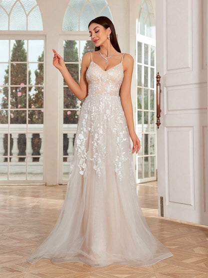 Women's White Elegant Floral Lace Spaghetti Strap V-Neck A-Line Tulle Maxi Dress Fall Wedding