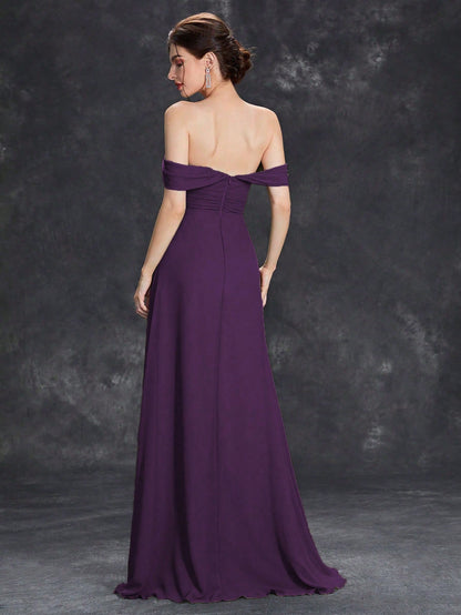 Sweetheart Style With Pleated Chest And Waist Parting, Wearing A Long Chiffon Dress