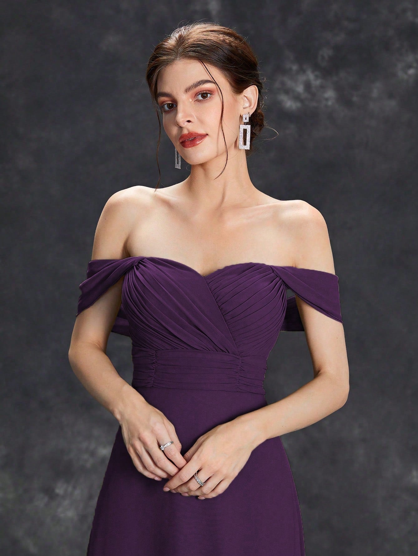 Sweetheart Style With Pleated Chest And Waist Parting, Wearing A Long Chiffon Dress