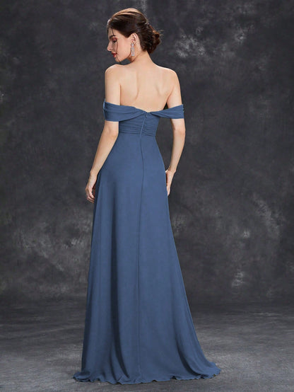 Sweetheart Style With Pleated Chest And Waist Parting, Wearing A Long Chiffon Dress