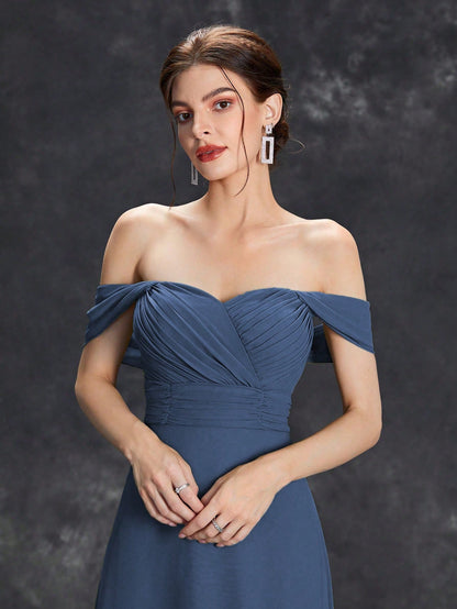 Sweetheart Style With Pleated Chest And Waist Parting, Wearing A Long Chiffon Dress