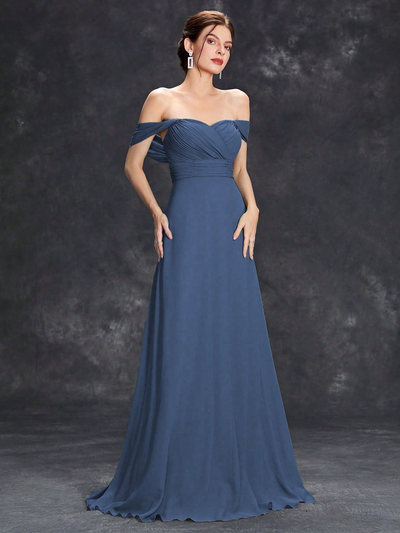 Sweetheart Style With Pleated Chest And Waist Parting, Wearing A Long Chiffon Dress