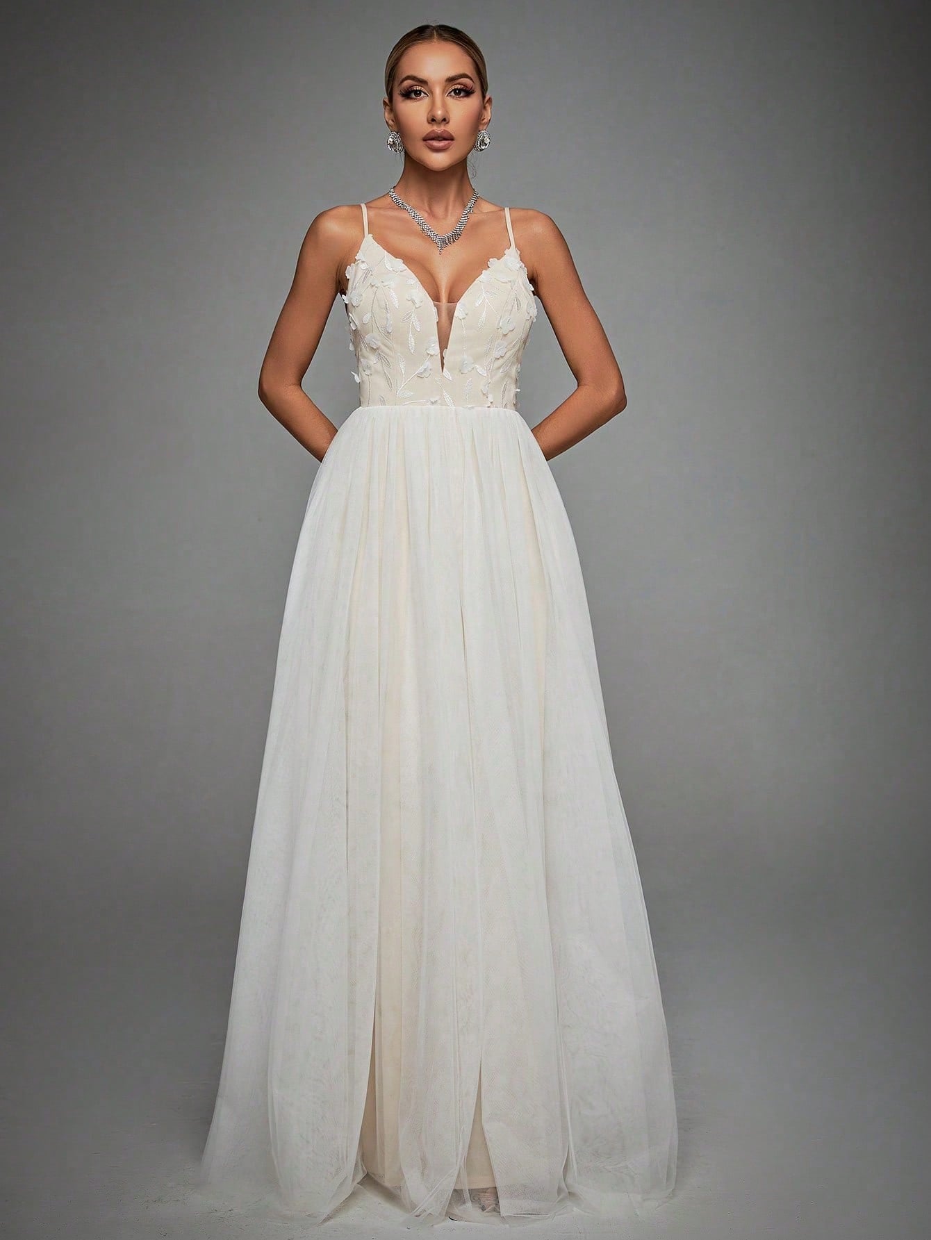 Floral Appliques Mesh Overlay Cami Wedding Dress Elegant Bridal Dress,Bride Spring