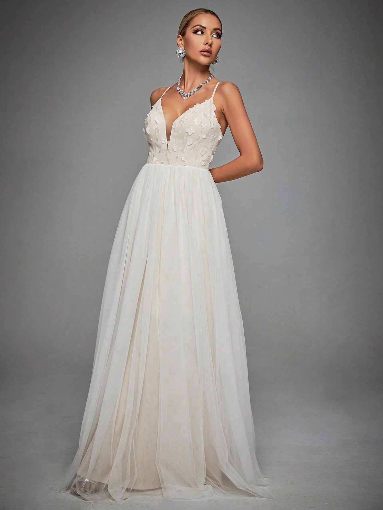 Floral Appliques Mesh Overlay Cami Wedding Dress Elegant Bridal Dress,Bride Spring
