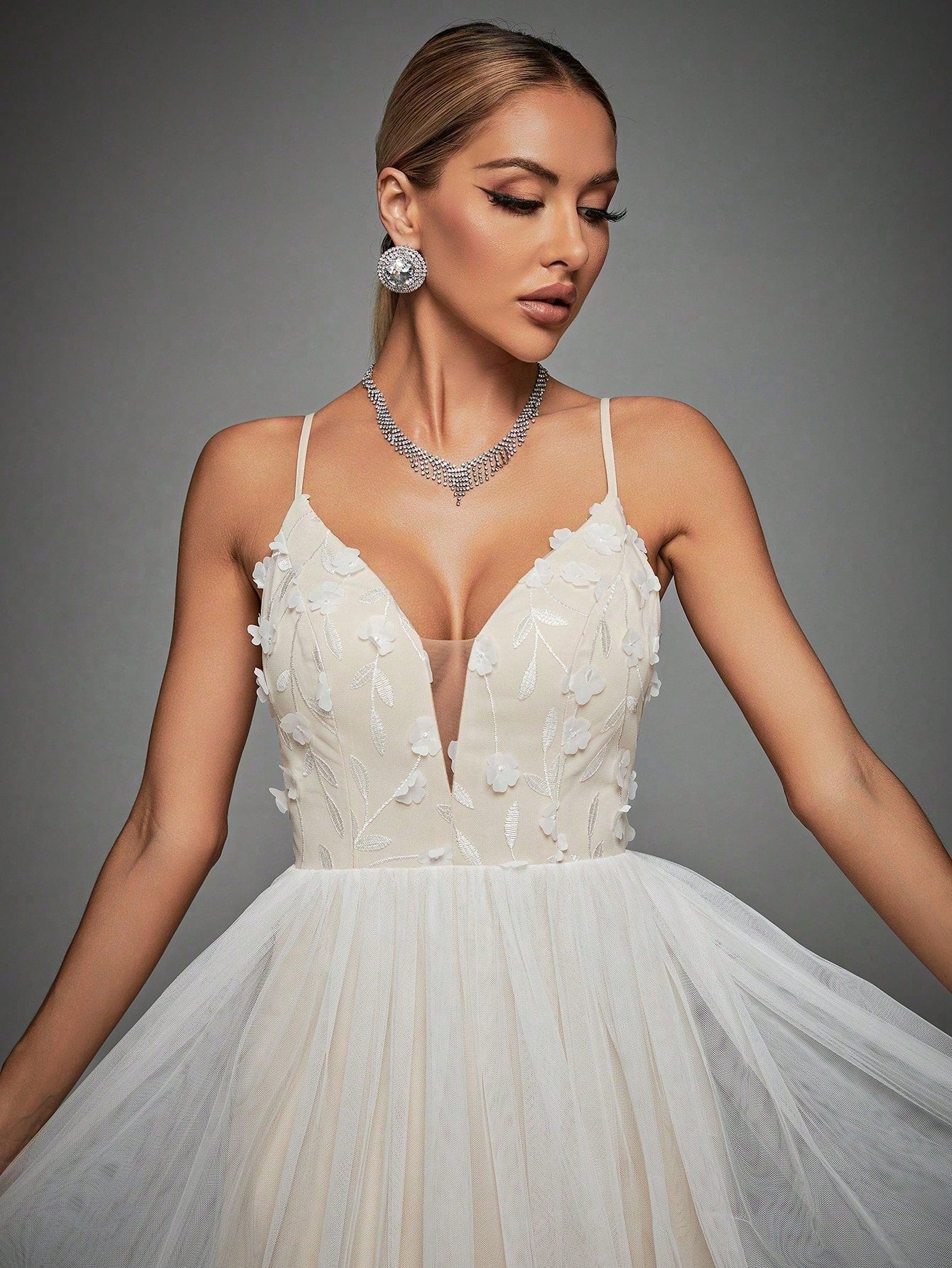 Floral Appliques Mesh Overlay Cami Wedding Dress Elegant Bridal Dress,Bride Spring