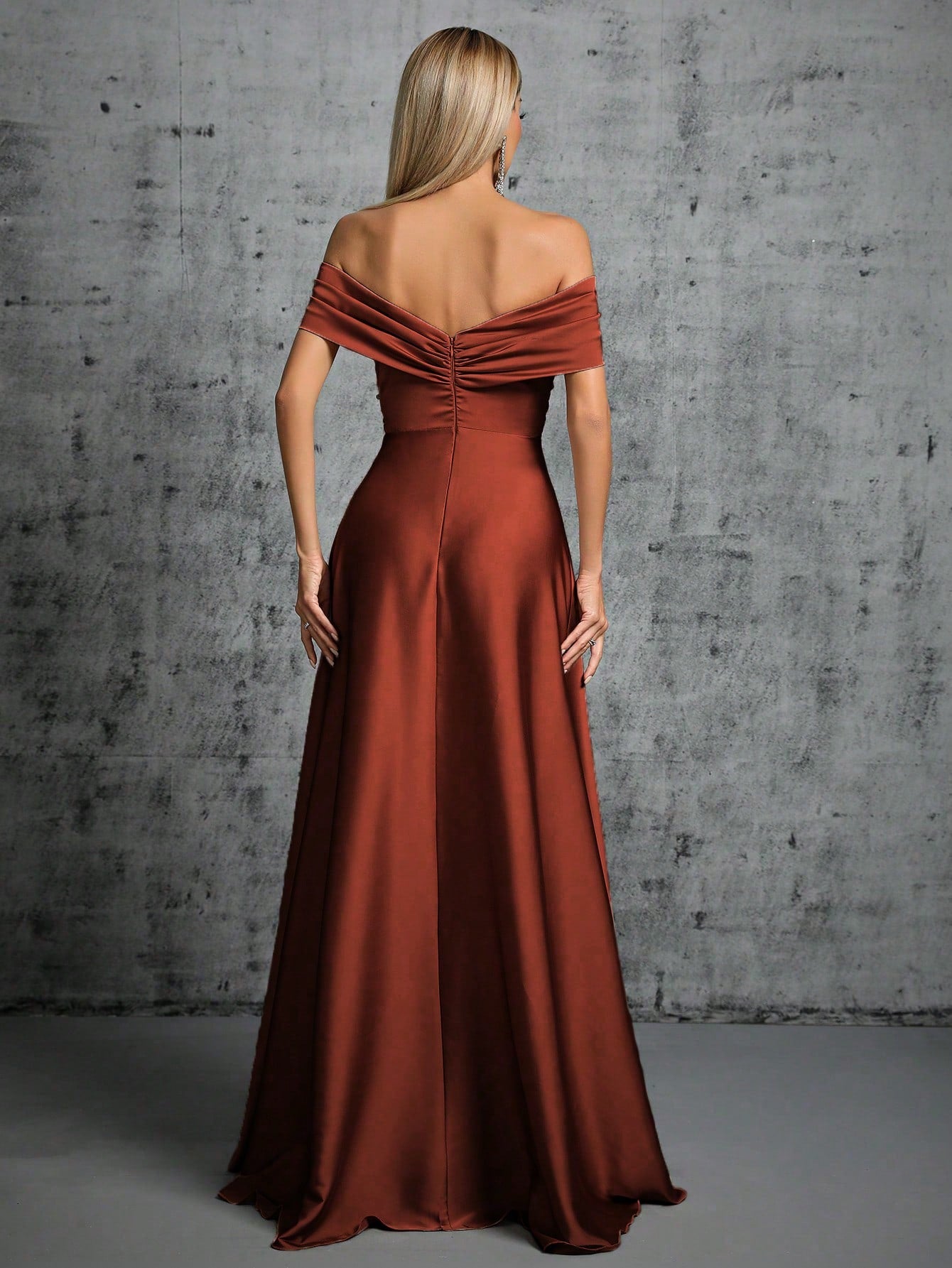One-Shoulder Irregularly Folded Pleated Satin Long Dress With Wide Skirt Wedding