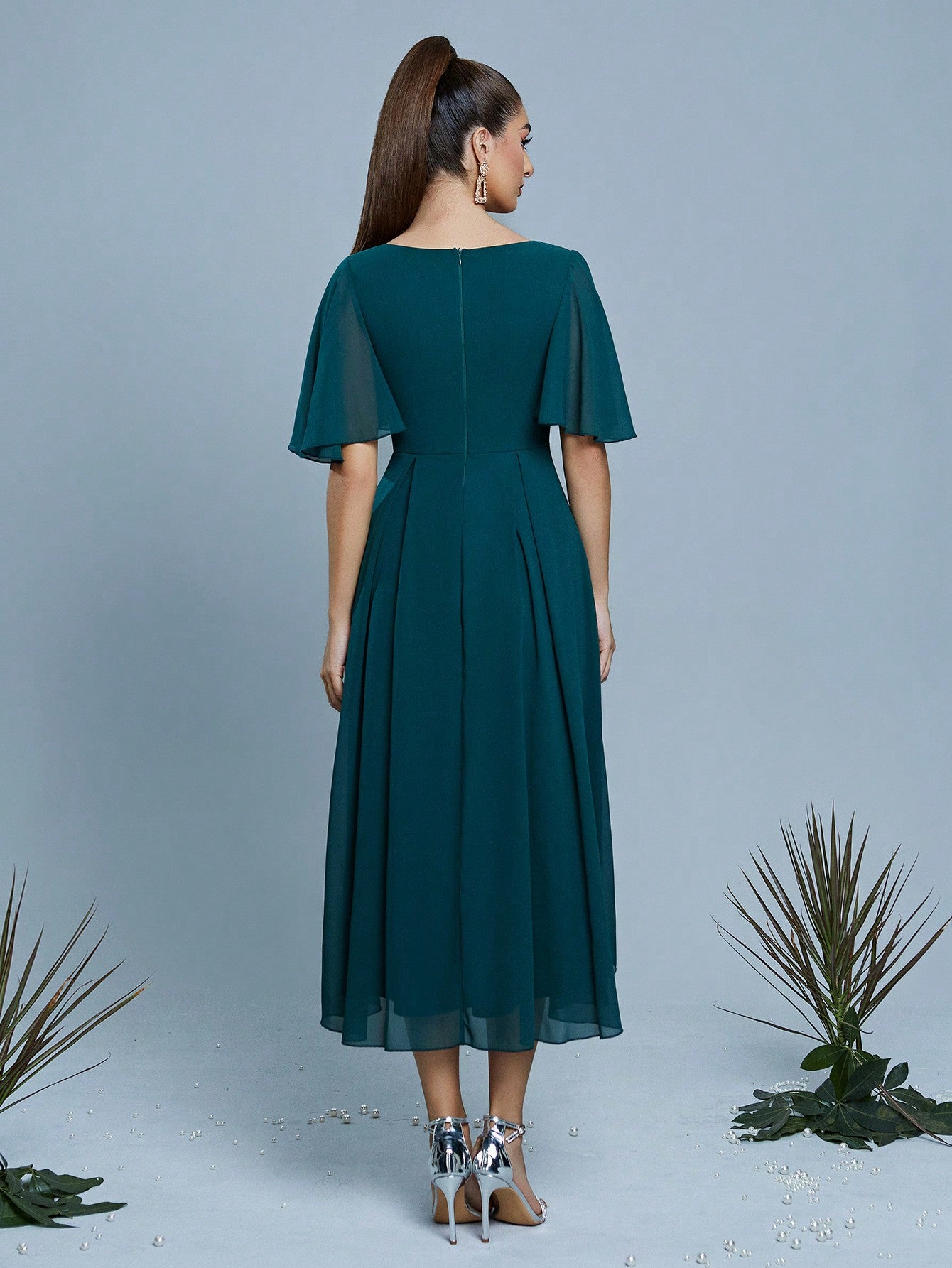 New V-Neck Elegant Bridesmaid Dress With Pleated Ruffle Sleeves And Chiffon Puff Skirt