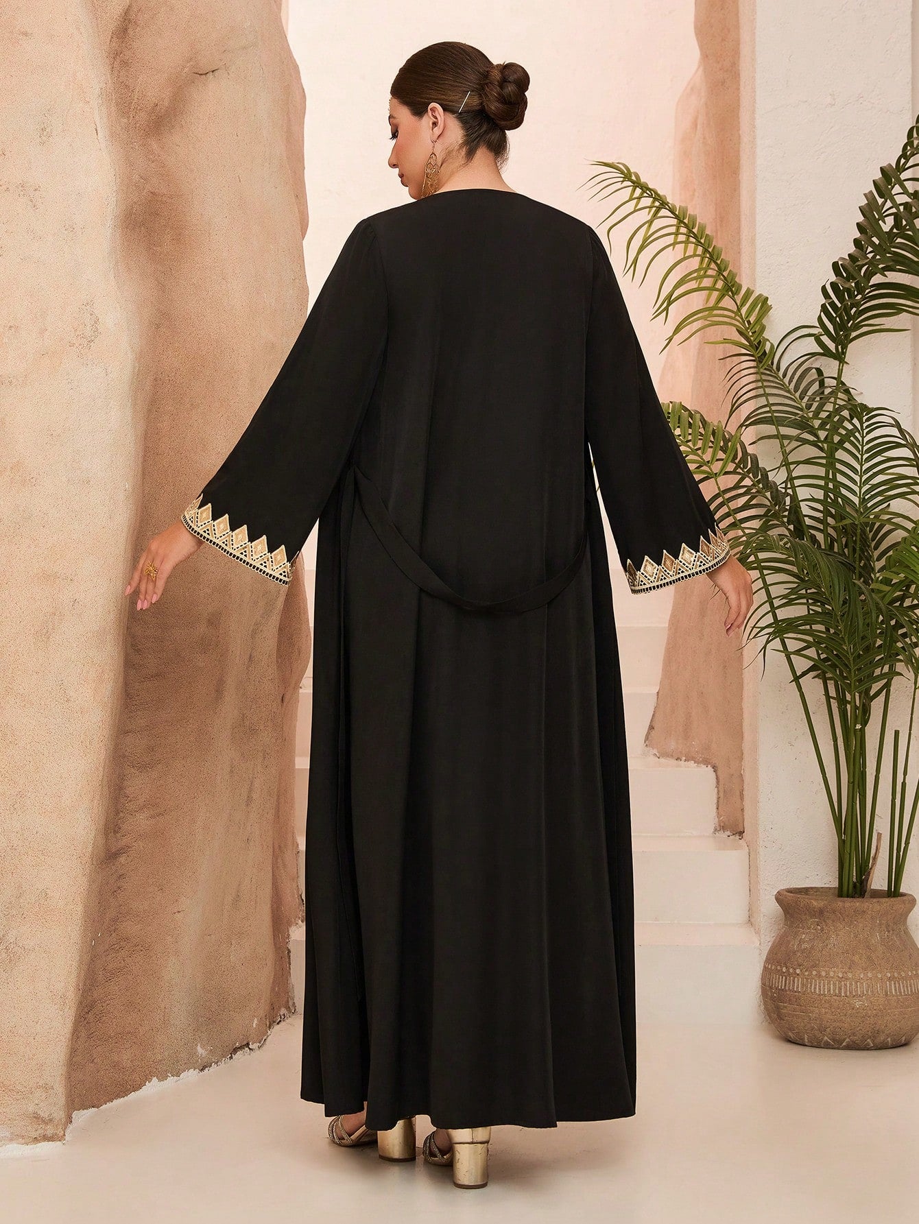 Plus Size New Arrival,Large Women's Arabic Burqa,Long Sleeve,Gold Lace,Heavy Stitching,Satin Lacing, Robe (Not Included, Inside)
