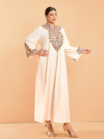 Plus Size New Arrival V-Neck Mature Large Women's Arabic Burqa Embroidery Long Sleeve Modest Abaya