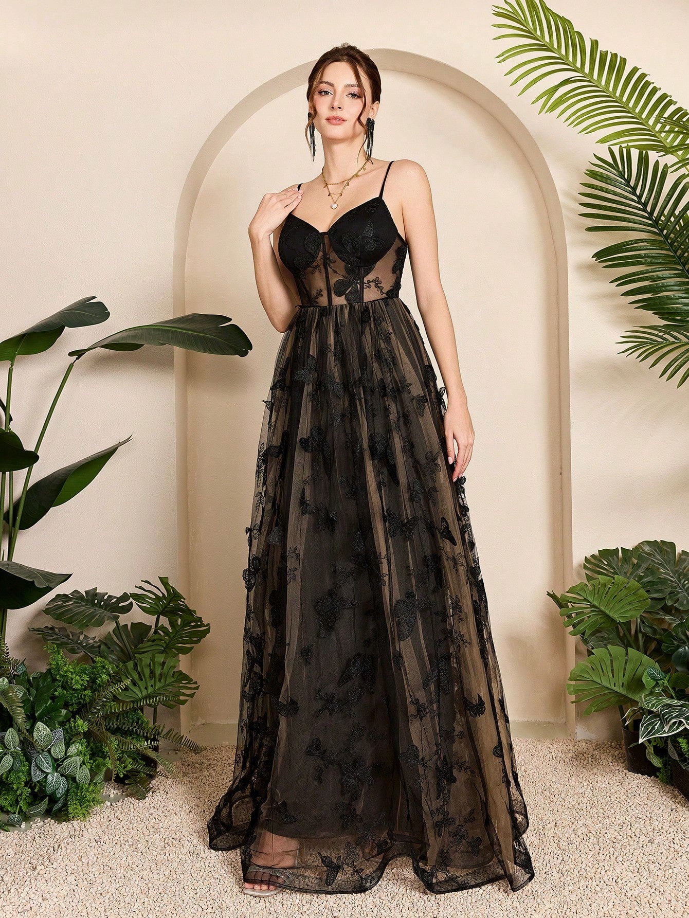 Suspender 3D Butterfly Embroidery Underwire Sheer Mesh Bridal Long Dress