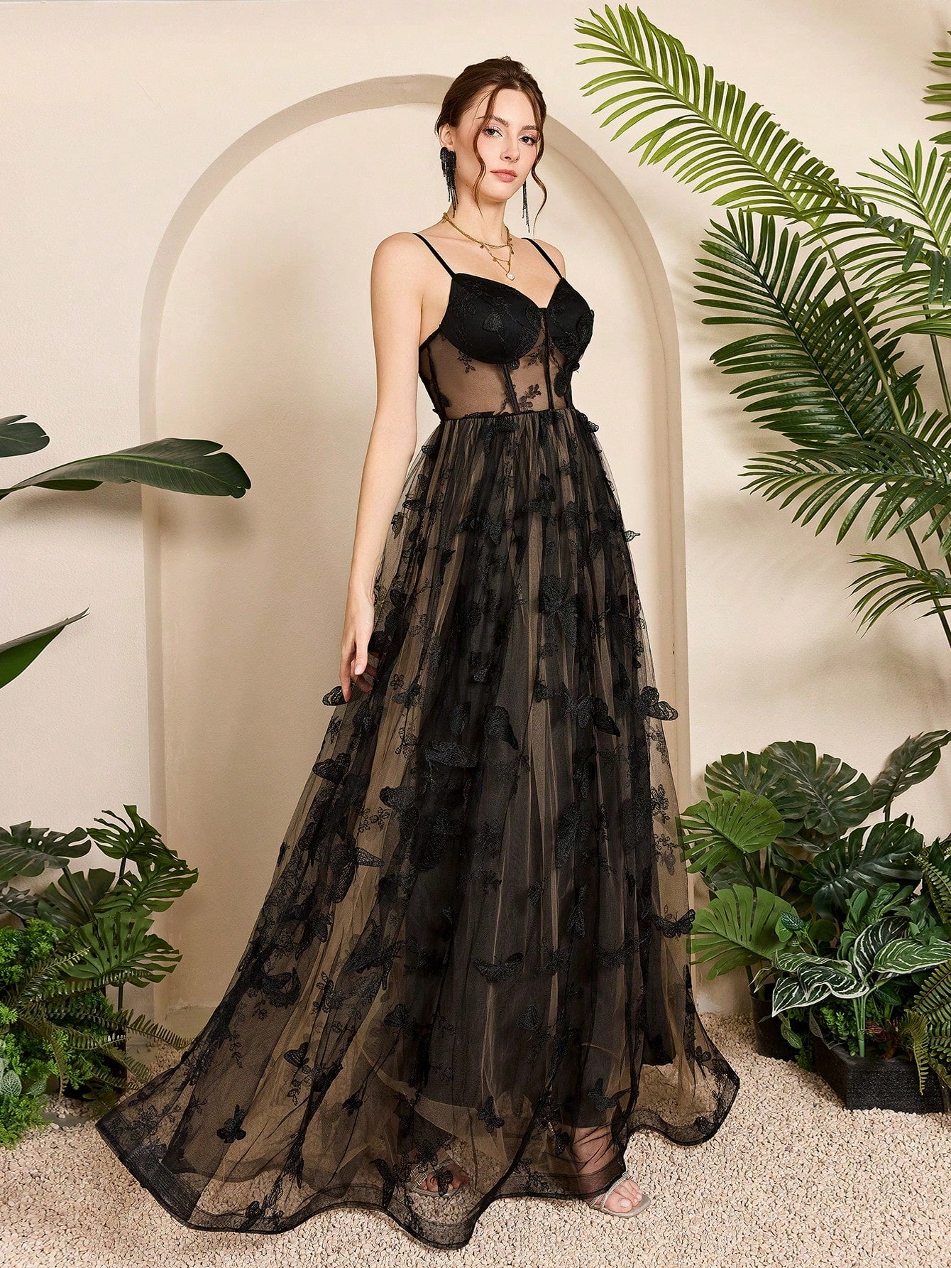 Suspender 3D Butterfly Embroidery Underwire Sheer Mesh Bridal Long Dress
