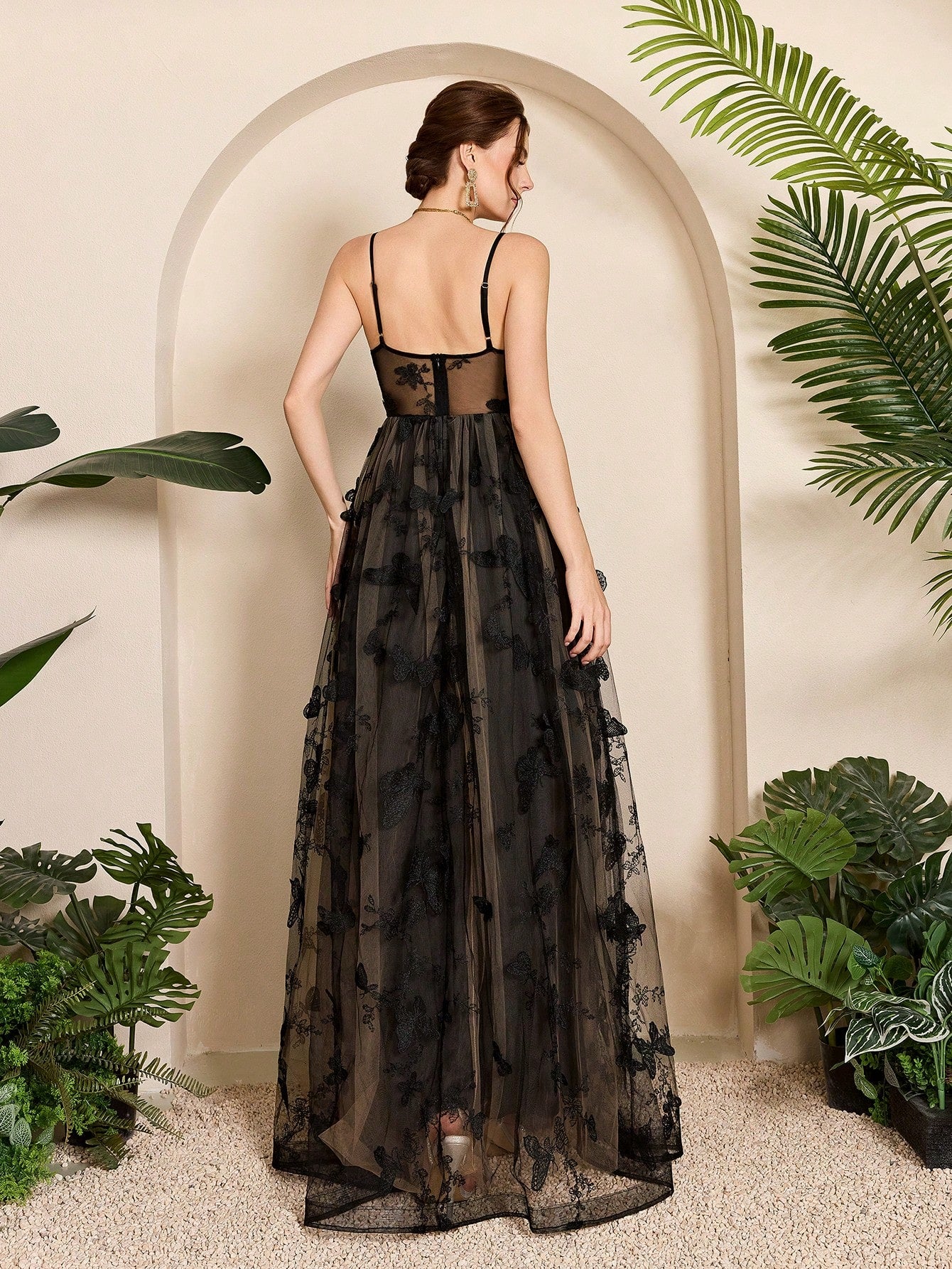 Suspender 3D Butterfly Embroidery Underwire Sheer Mesh Bridal Long Dress