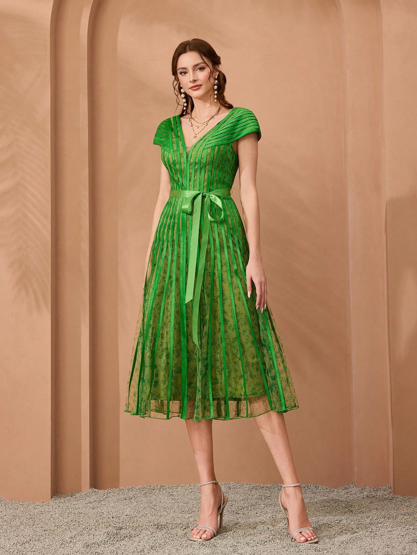 Women's V-Neck Printed Flare Sleeve Pleated Maxi Dress, Suitable For Formal Occasions Party