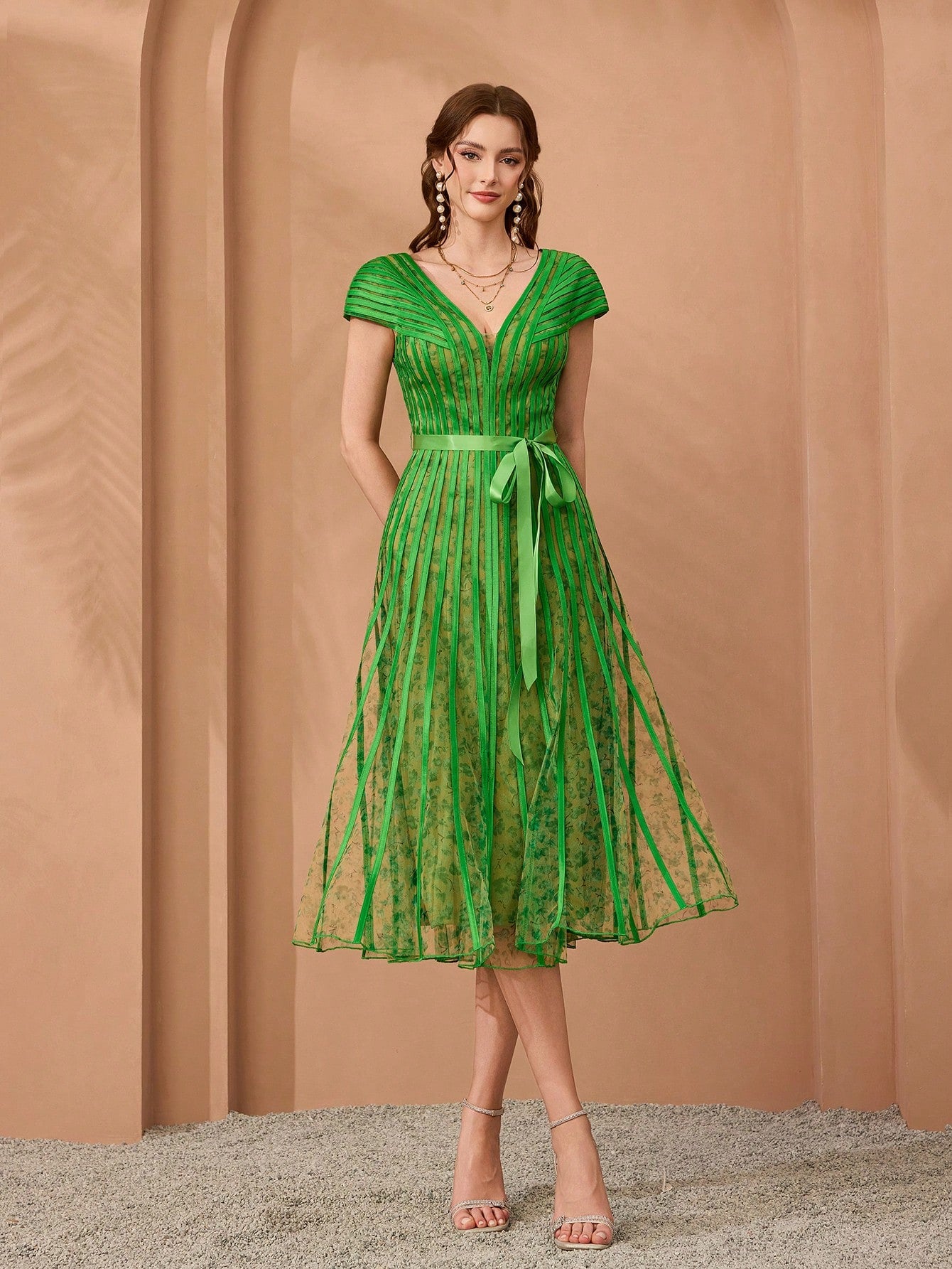 Women's V-Neck Printed Flare Sleeve Pleated Maxi Dress, Suitable For Formal Occasions Party