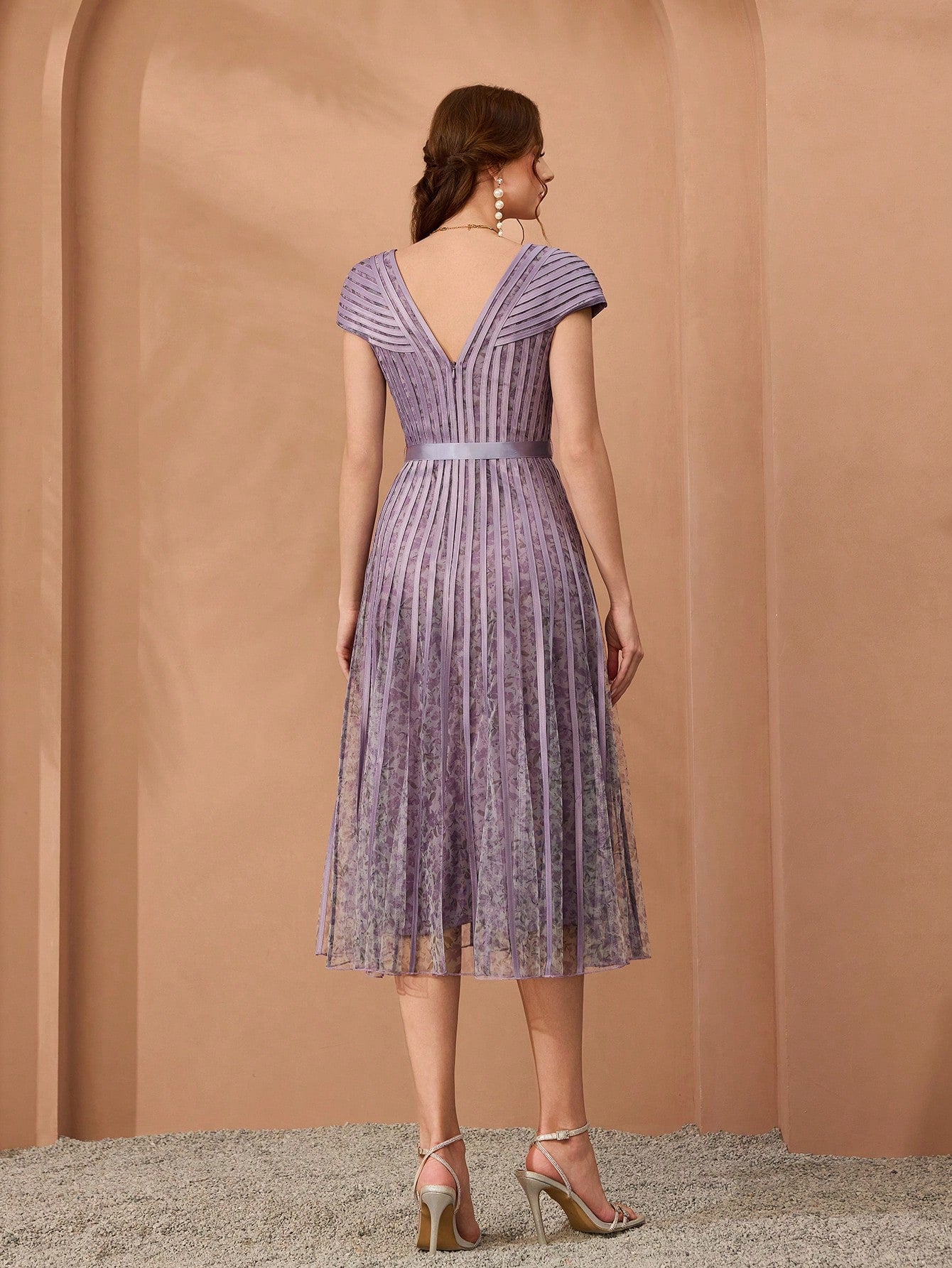 Women's V-Neck Printed Flare Sleeve Pleated Maxi Dress, Suitable For Formal Occasions Party