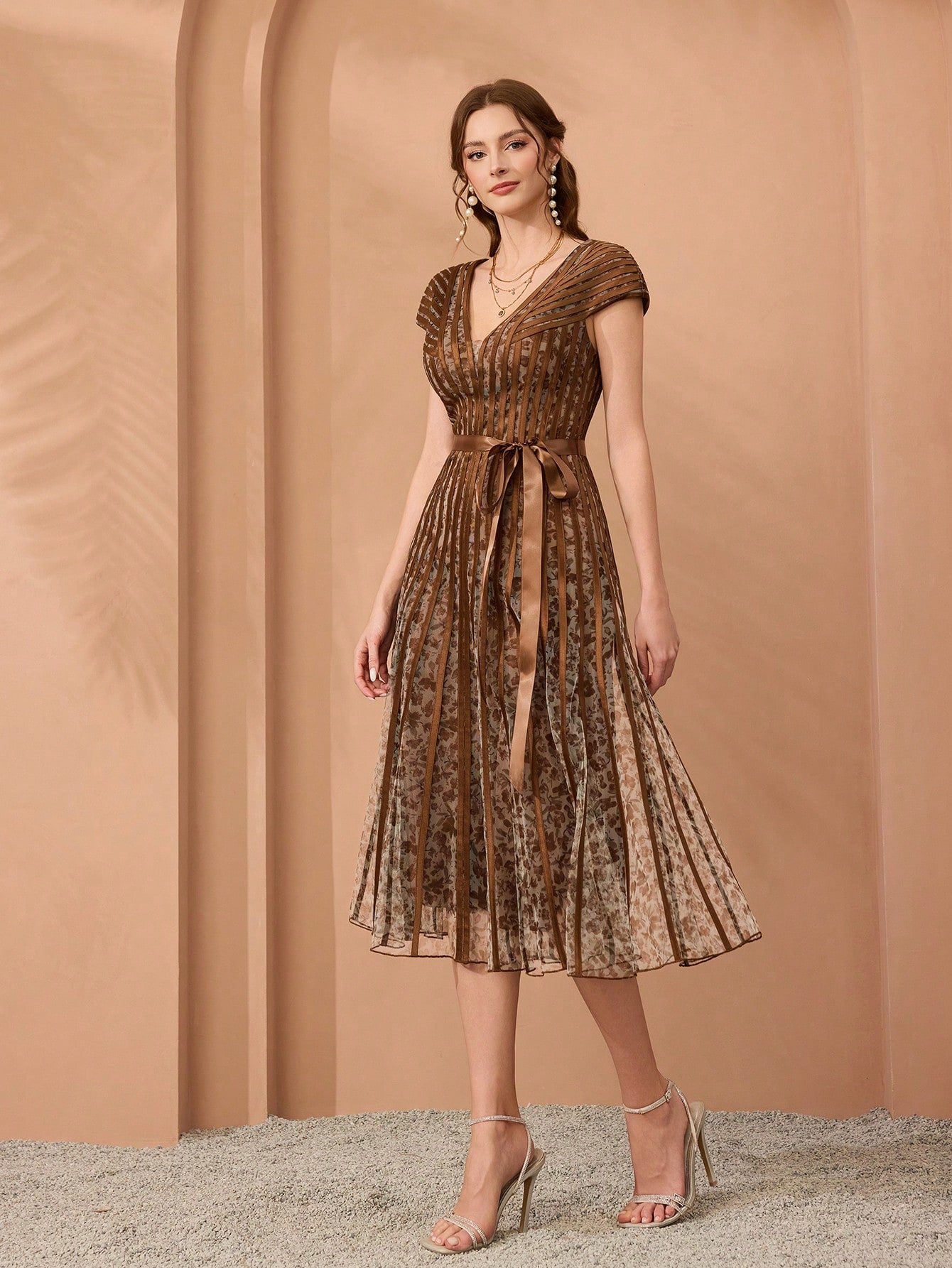 Women's V-Neck Printed Flare Sleeve Pleated Maxi Dress, Suitable For Formal Occasions Party