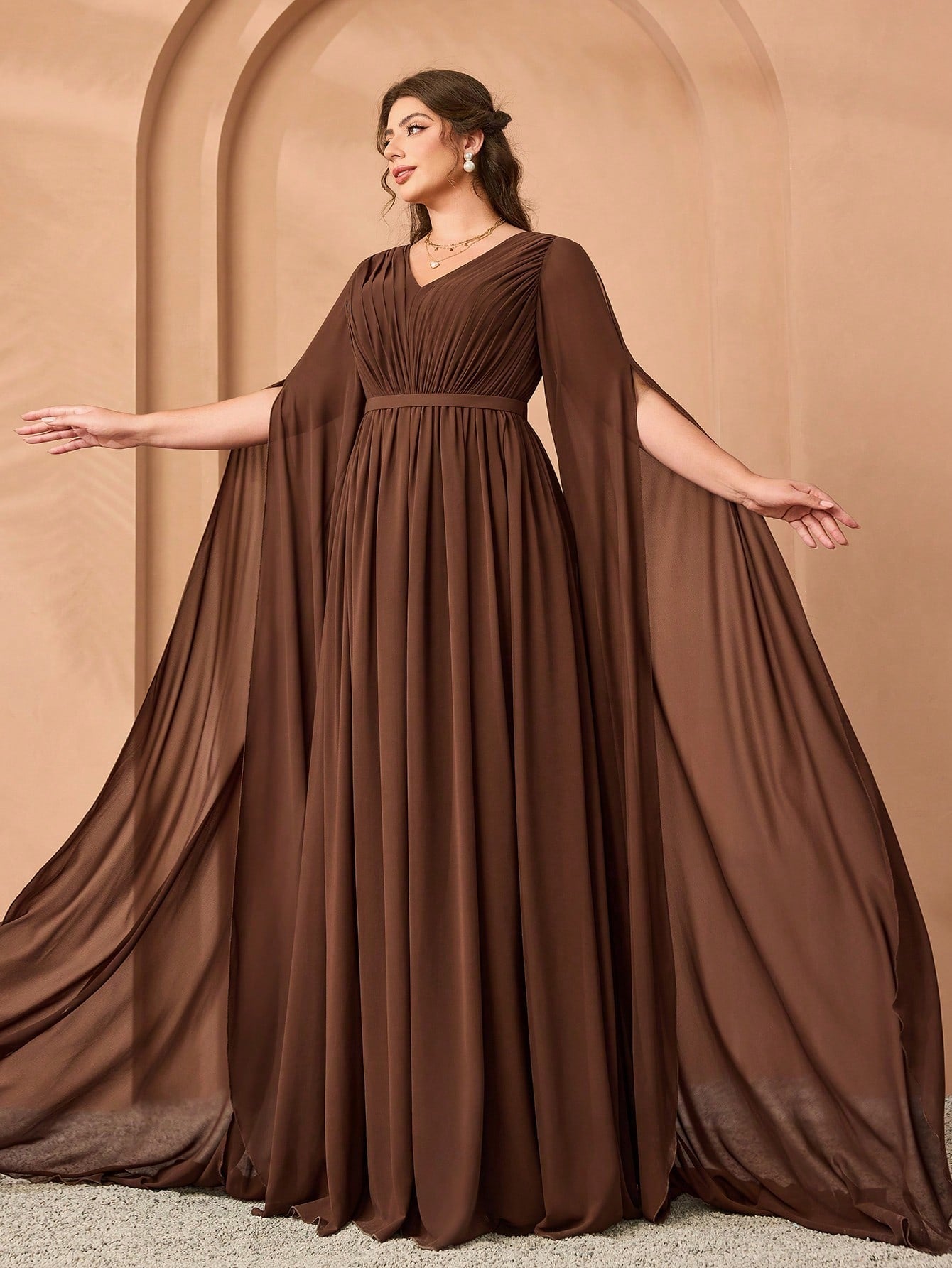 Plus Size V-Neck Elegant Pleated Green Dress, Flowy Wide Hem & Sleeves Party Wedding