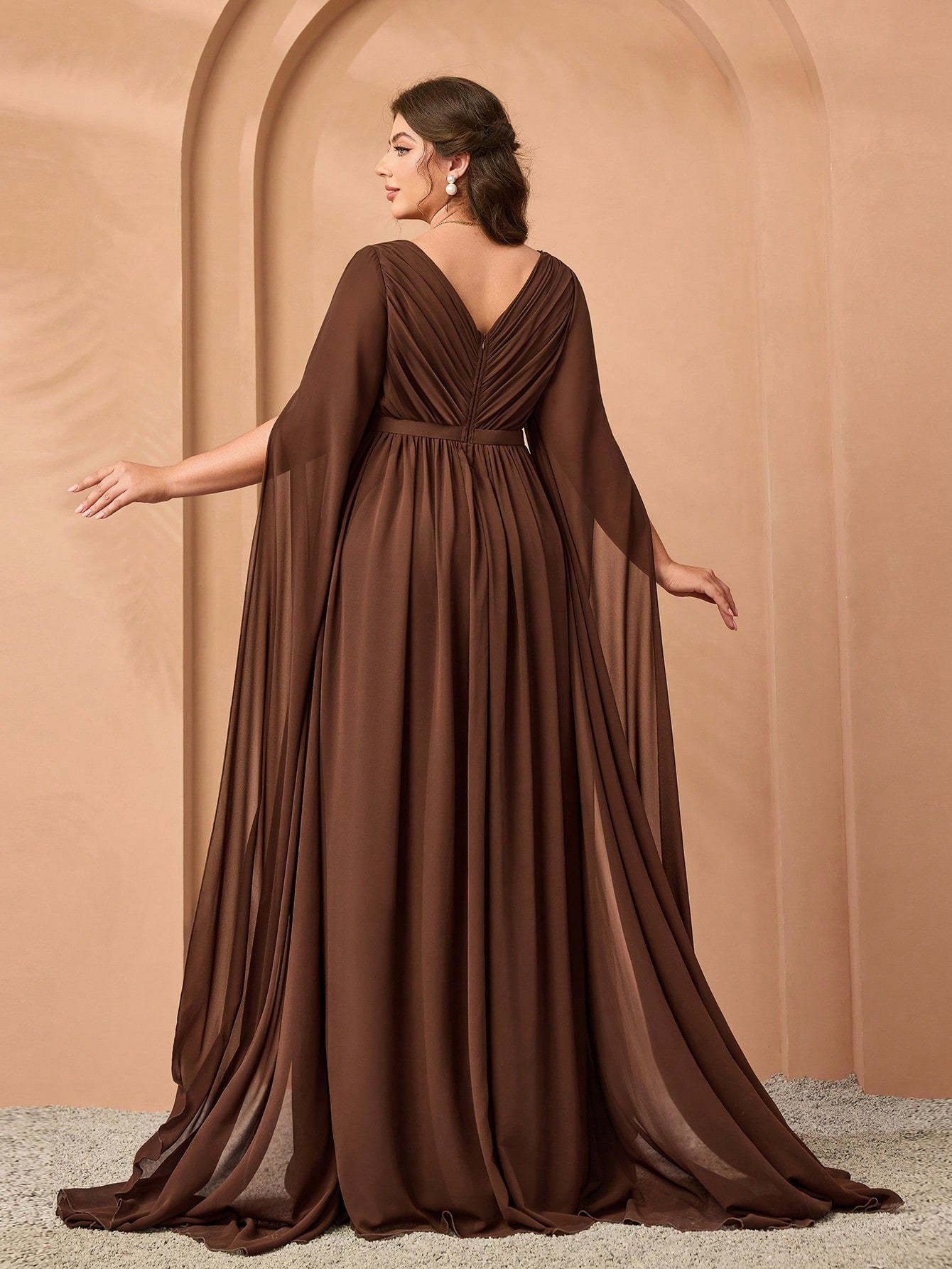 Plus Size V-Neck Elegant Pleated Green Dress, Flowy Wide Hem & Sleeves Party Wedding