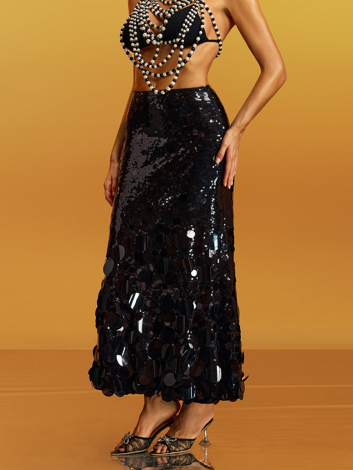 Glomara Round Sequin Skirt in Black