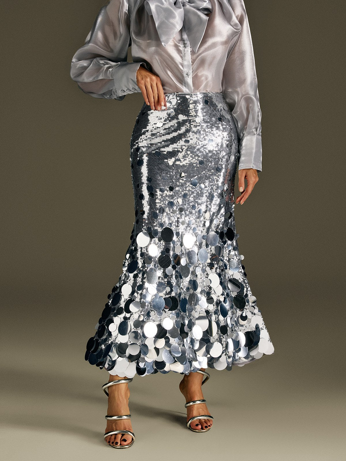 Glomara Round Sequin Skirt In Silver