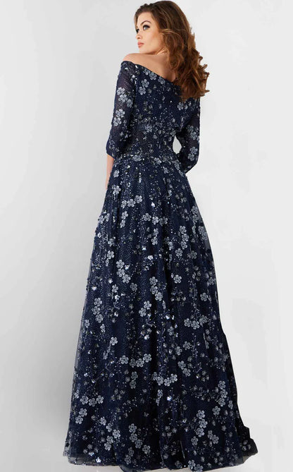 Elegant women's long dress