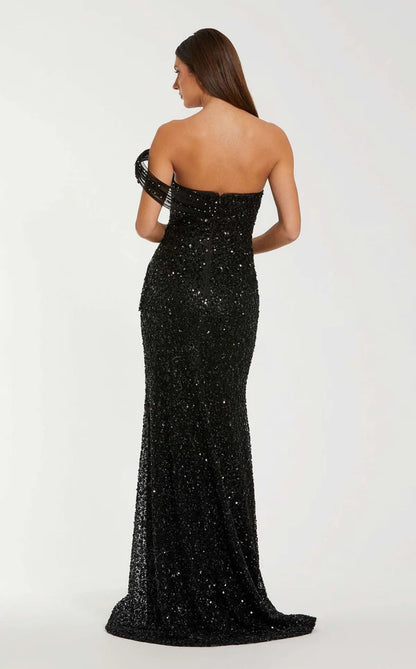 Elegant women's long dress