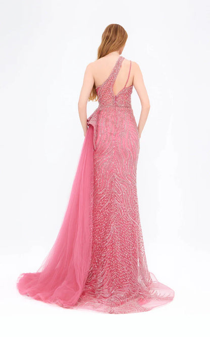 Elegant women's long dress