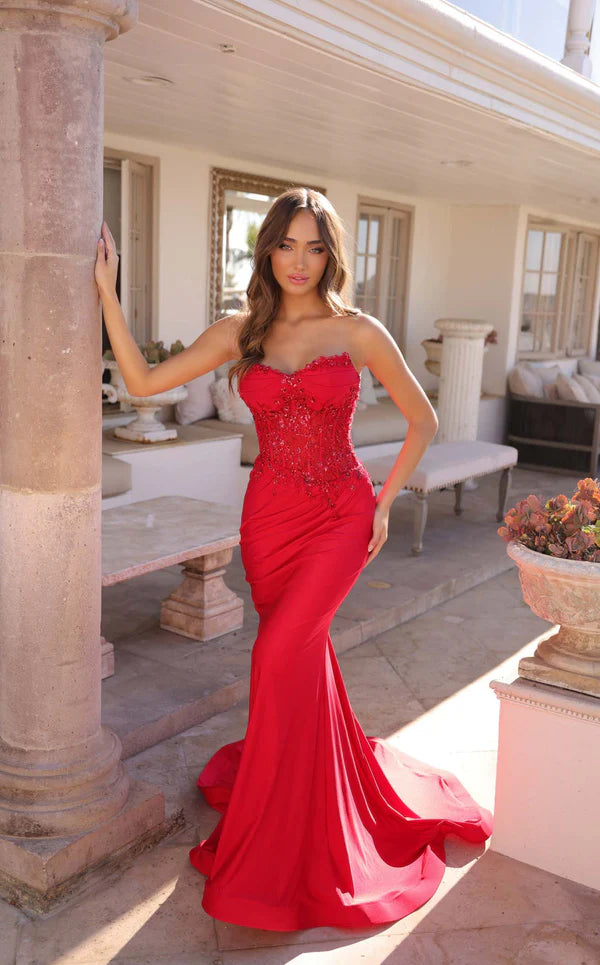 Elegant women's long dress