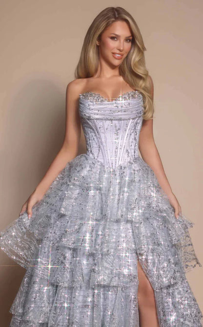 Elegant women's long dress