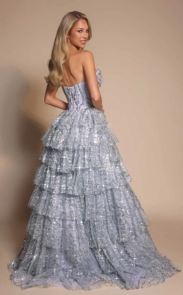 Elegant women's long dress