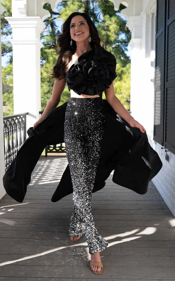 Elegant women's long dress