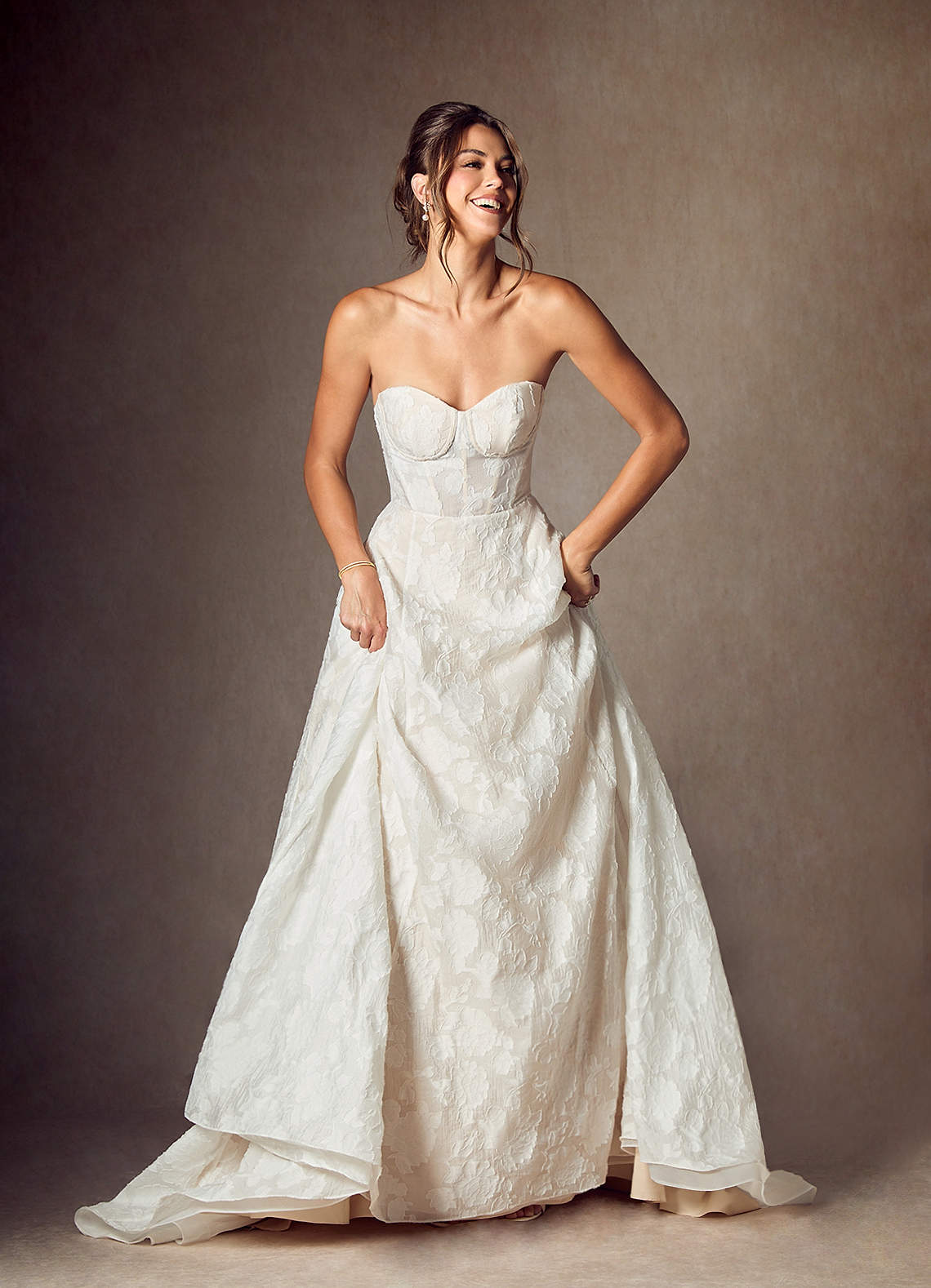 diamondwhitechampagne