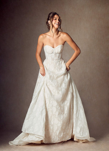 diamondwhitechampagne