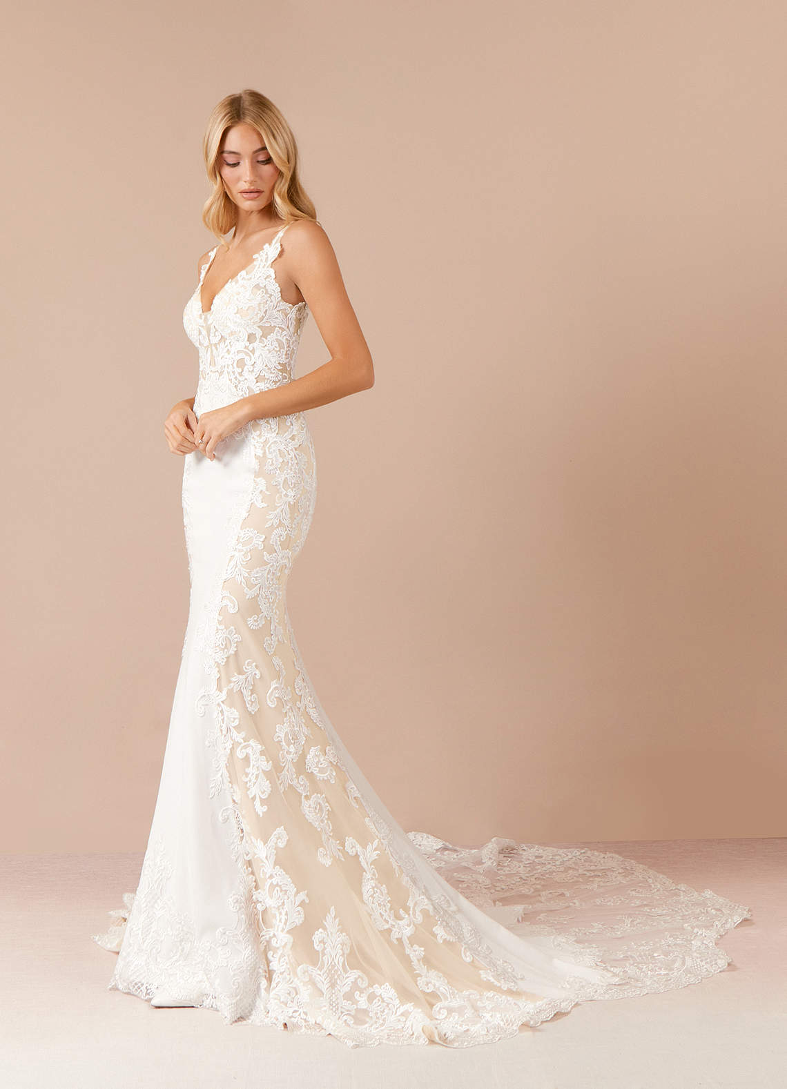 diamondwhitechampagne